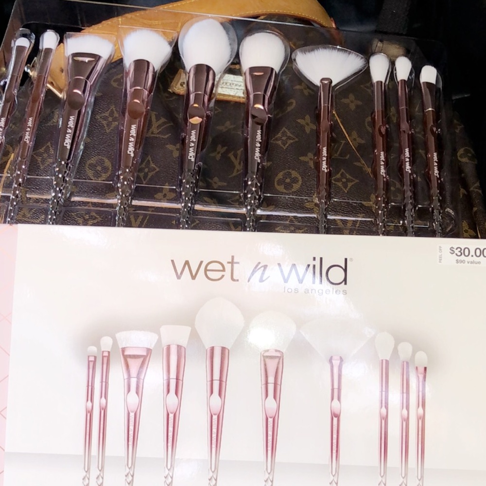 2018 Wet N Wild Limited Edition Holiday Brush Set